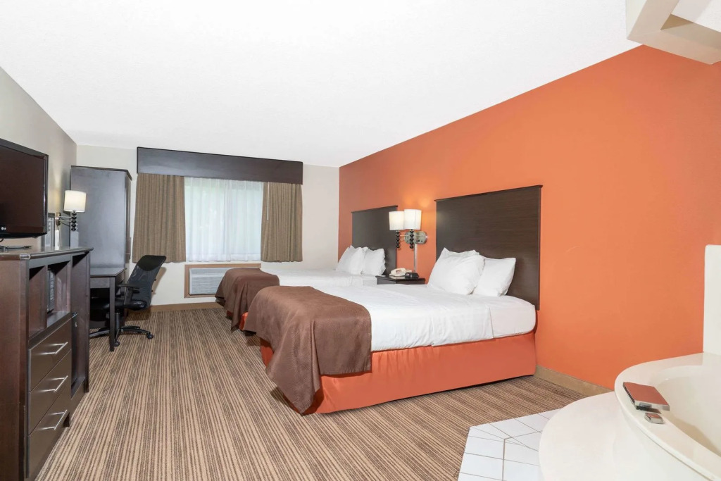 AmericInn by Wyndham Rogers