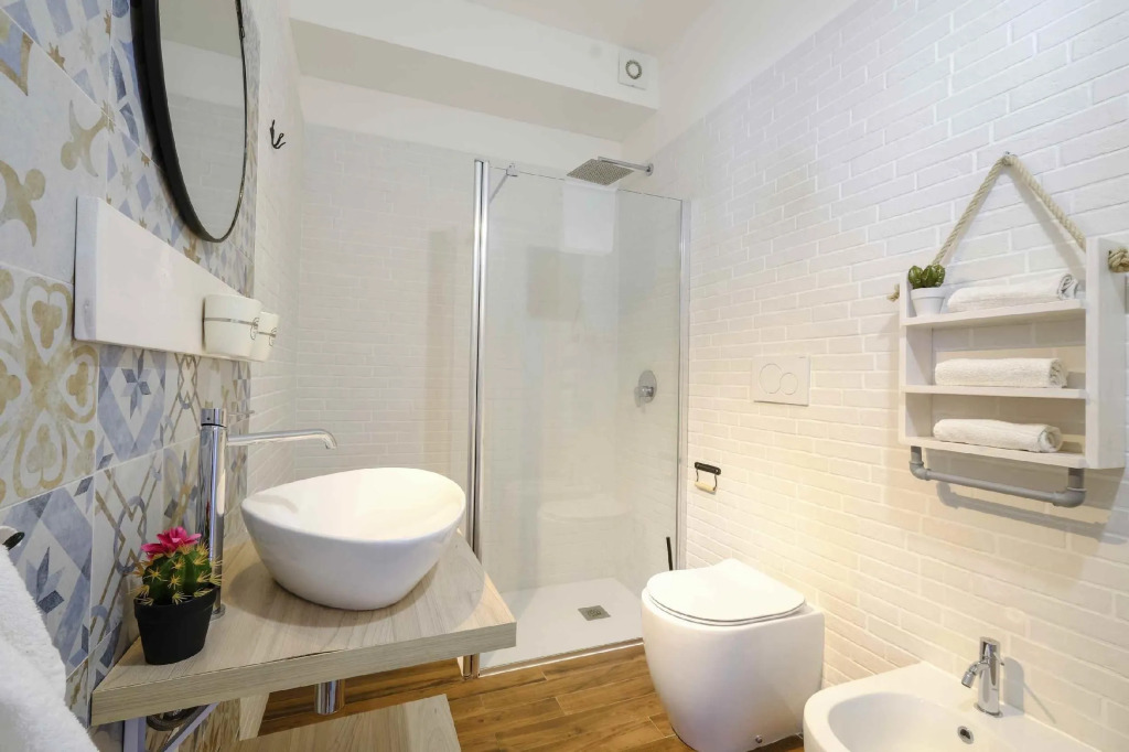 Essential suite