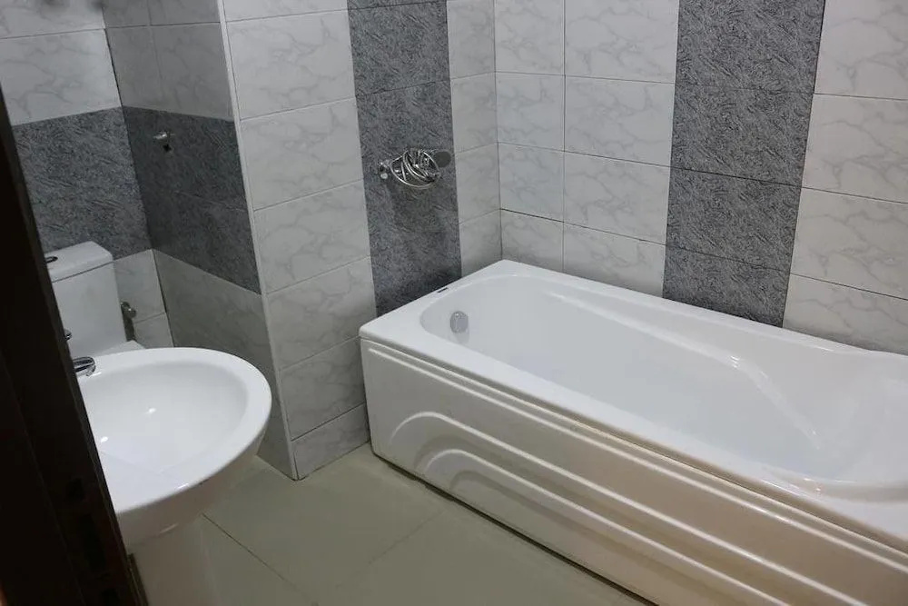 Отель Roses Regency Suites