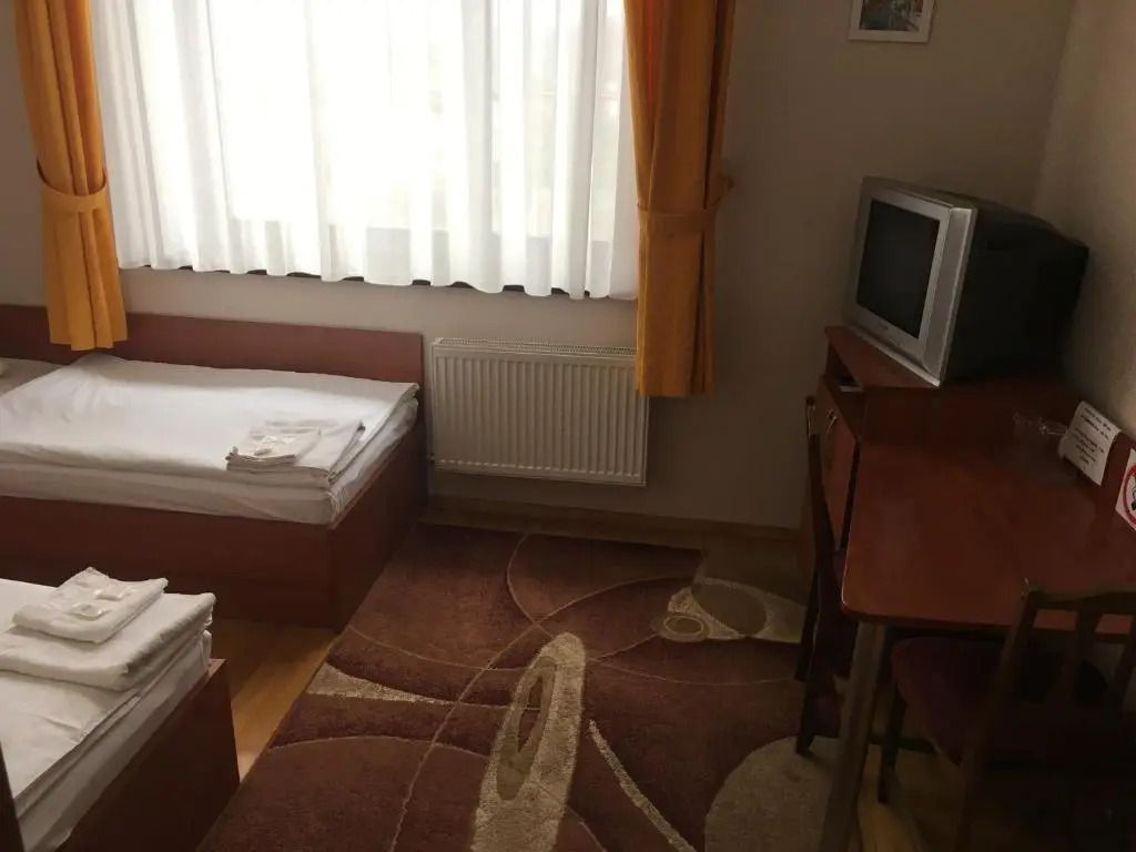 Готель Леон