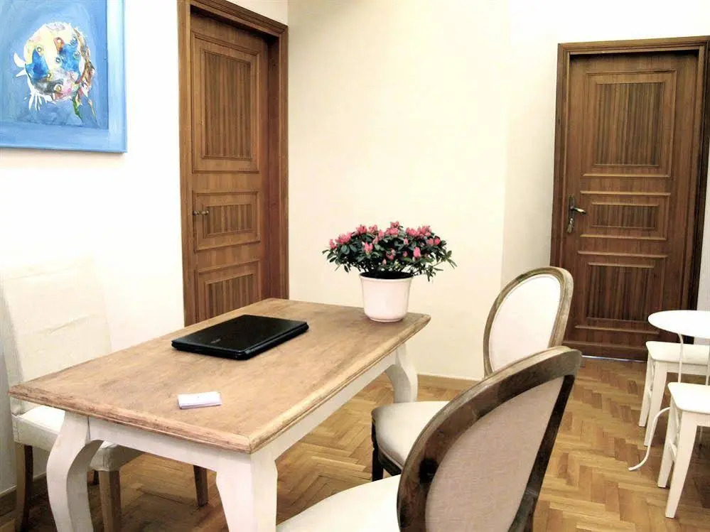 La Maison DArt Suite Pantheon
