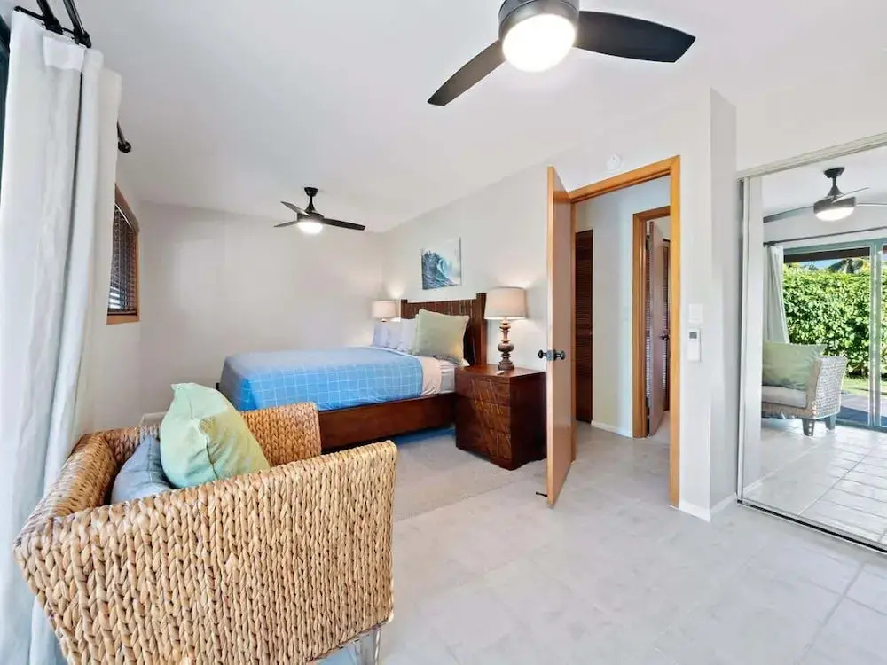 Heeia Bay Paradise Spacious 3 BDR Steps to Beach