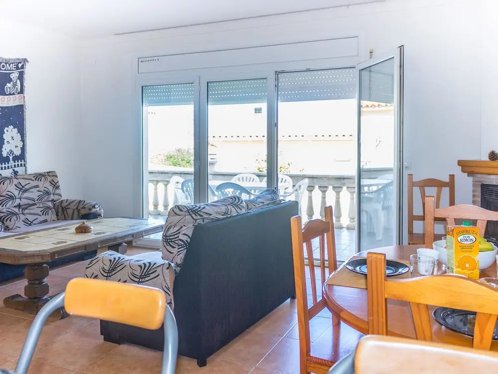 Fantastic Holiday Home With Private Swimming Pool, Near the Beach