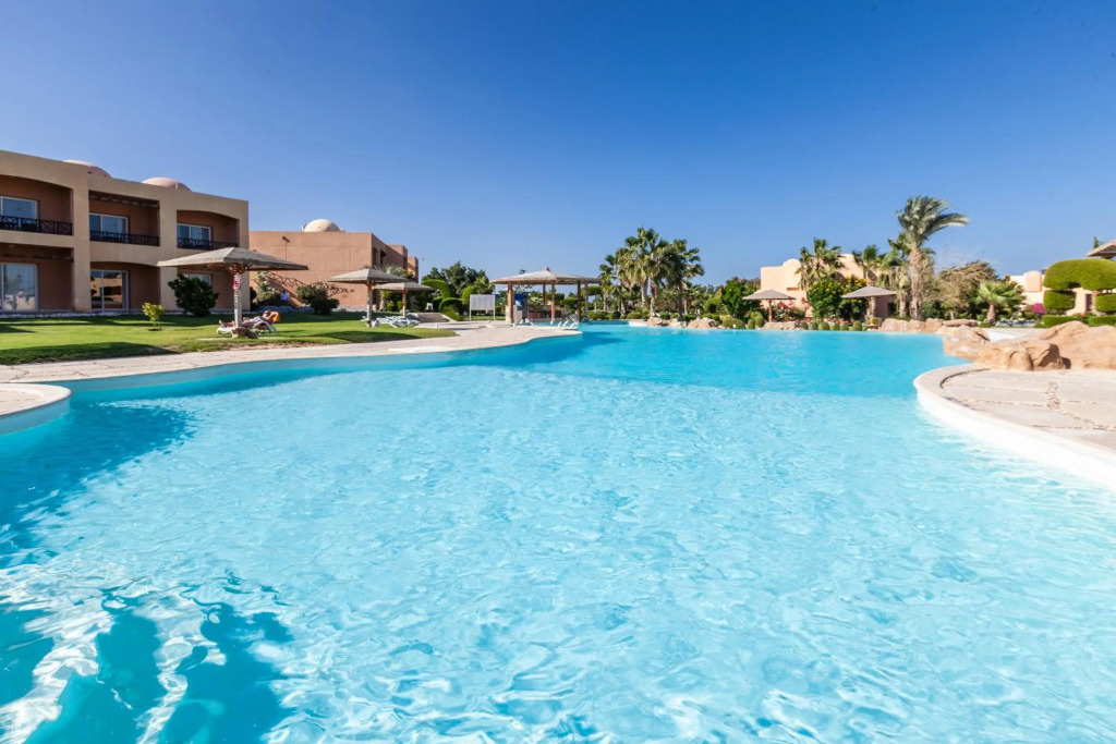 Отель Wadi Lahmy Azur Resort