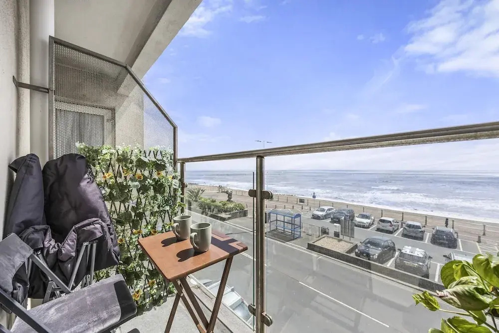 Beachfront Apartment With Sea View By My Getaways