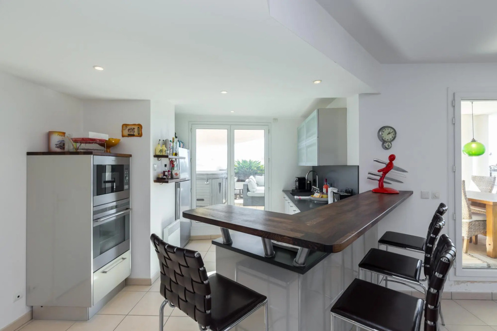 Superb Penthouse in Centre of Cannes Stunning Views Air-conditioning Internet Near the Palais - 532