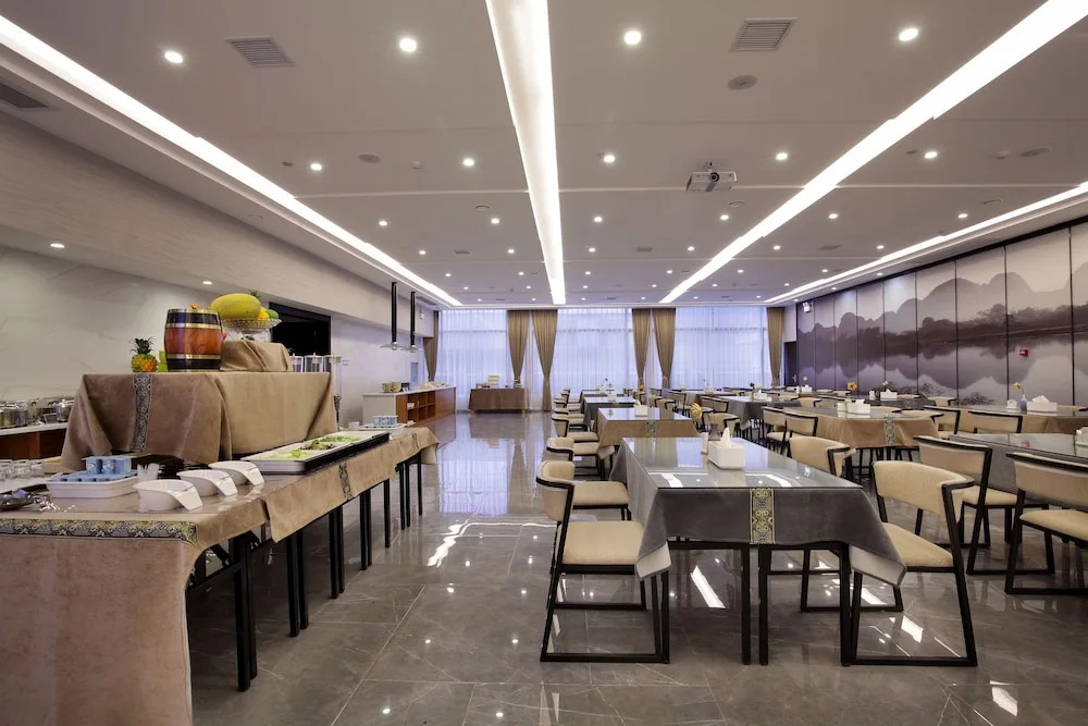Wing Hotel Guilin - Central Square