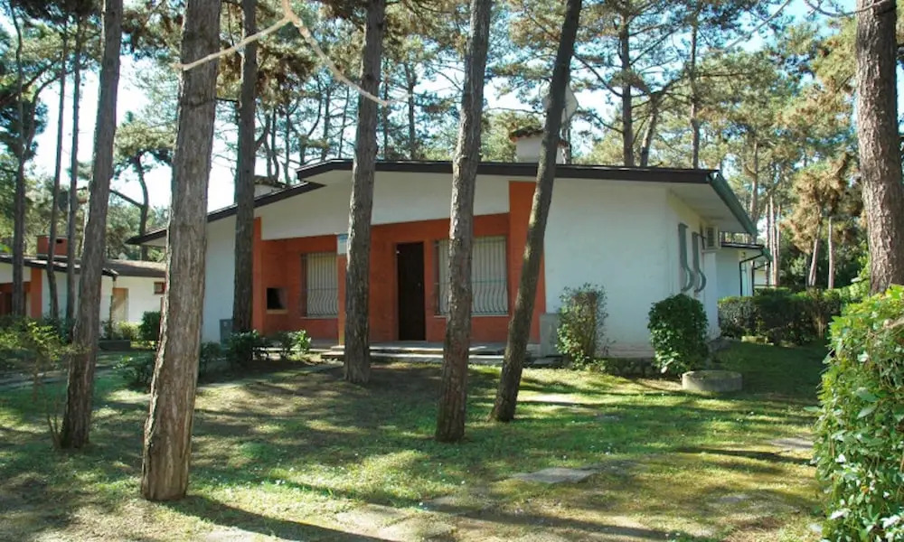 Villa with patio in Lignano Pineta