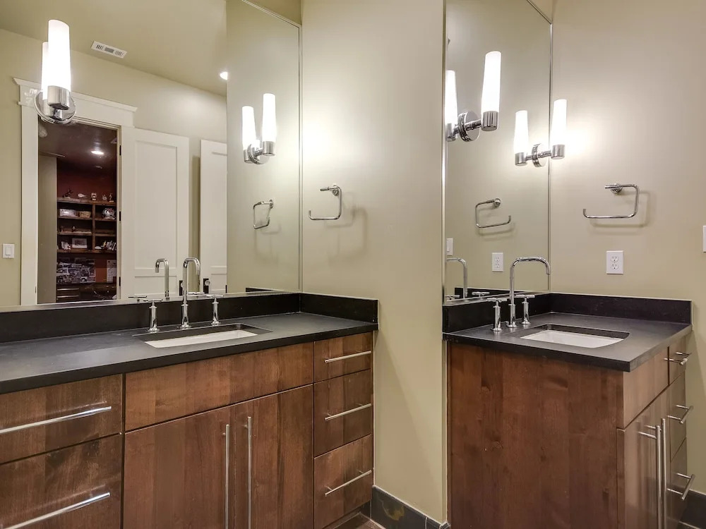 The Canyon View Estate 7 Bedrooms 7.5 Bathrooms Home