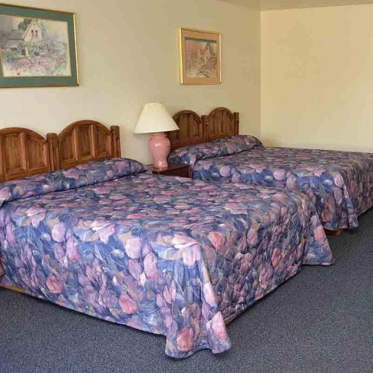 Sportsman Lodge