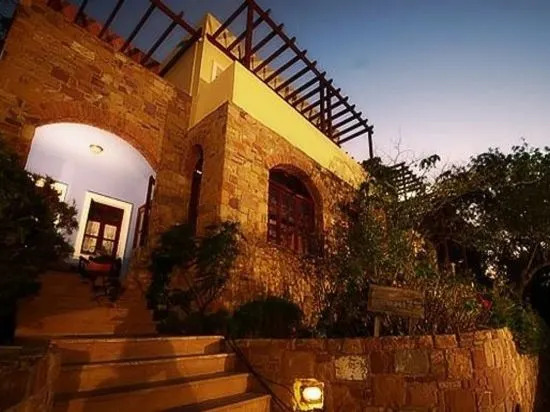 Aeriko Benovias Rooms & Apartments