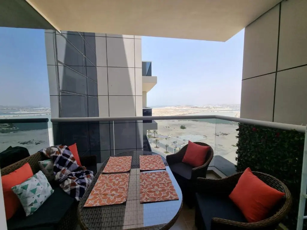 LUXURY 2 Bedroom Apartment in GATEWAY Residence