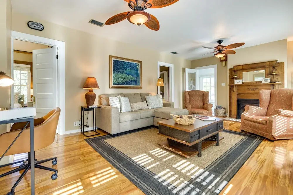 Lakefront Tavares Home w/ Deck, Patio & Dock!