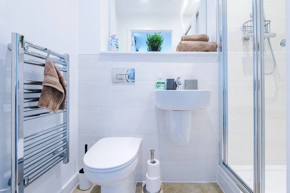 Immaculate 3-bed House in Salford