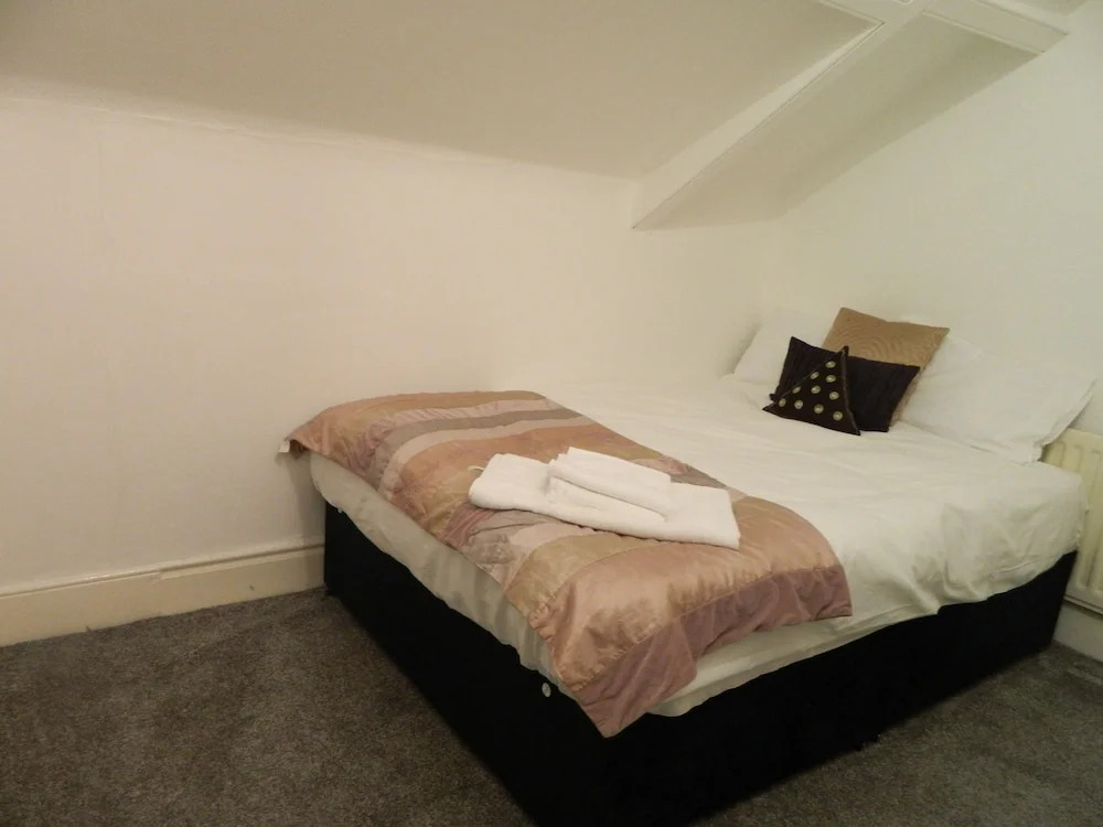 5 Bedroom Upper Maisonette
