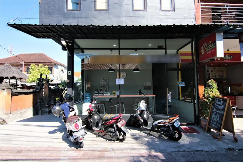 ZEN Hostel Jalan Patimura Legian