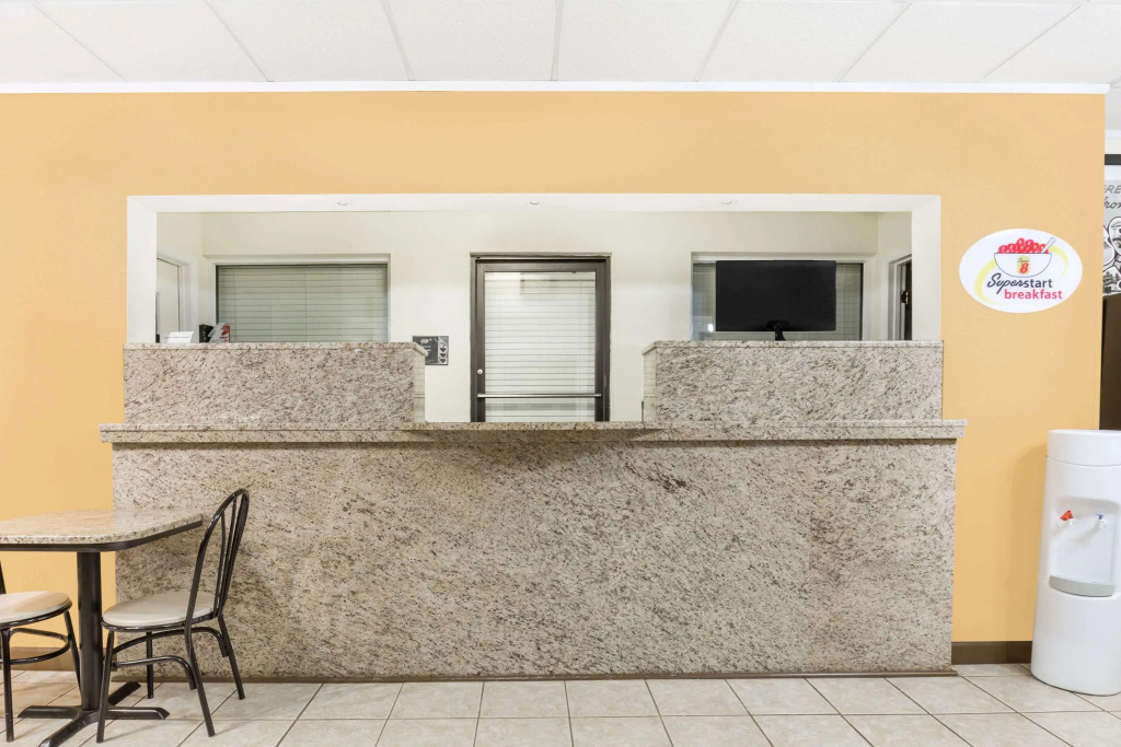 Super 8 by Wyndham Santee/I-95
