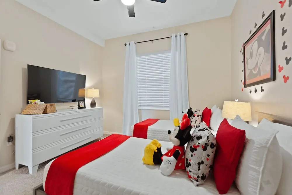 Edgewater Escape at Storey Lake by Shine Villas apts