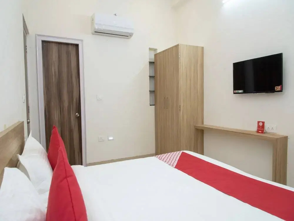 OYO Home 14110 Modern Stay
