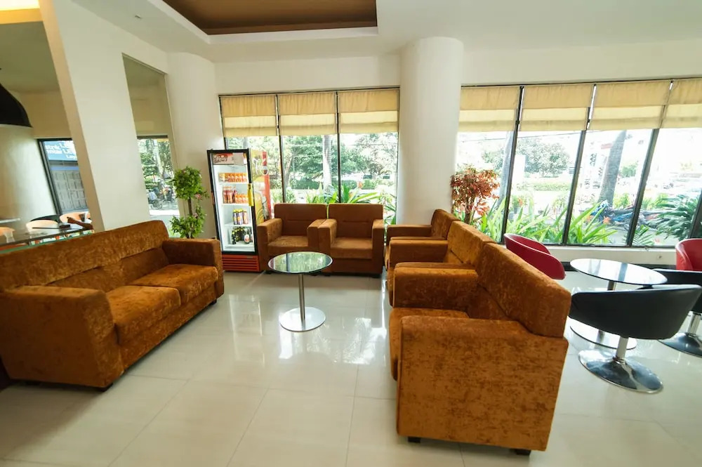 Airy Ratu Indah Ratulangi 17 Makassar
