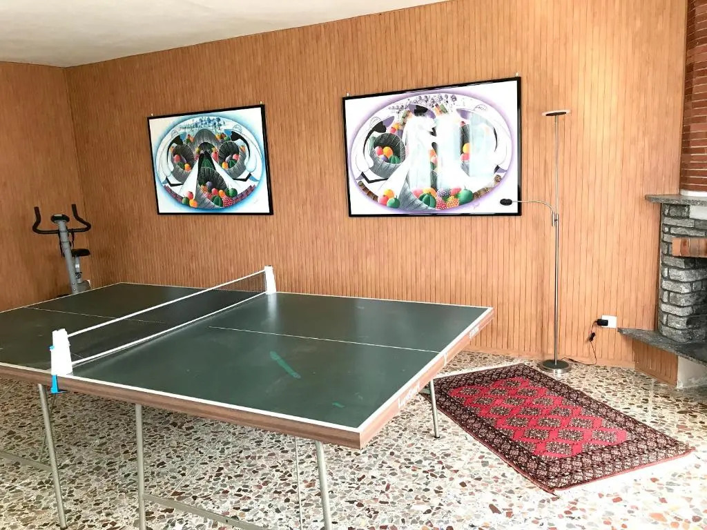 4 bedrooms villa at Ranco 100 m away from the beach with lake view private pool and enclosed garden