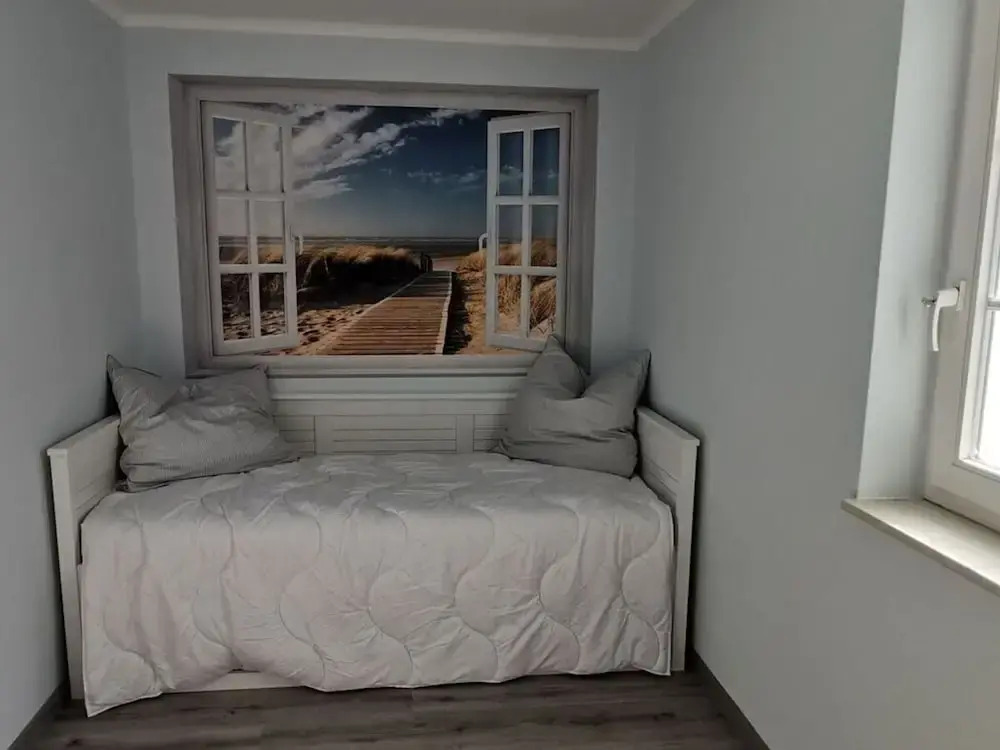 Seaman Modern Retreat