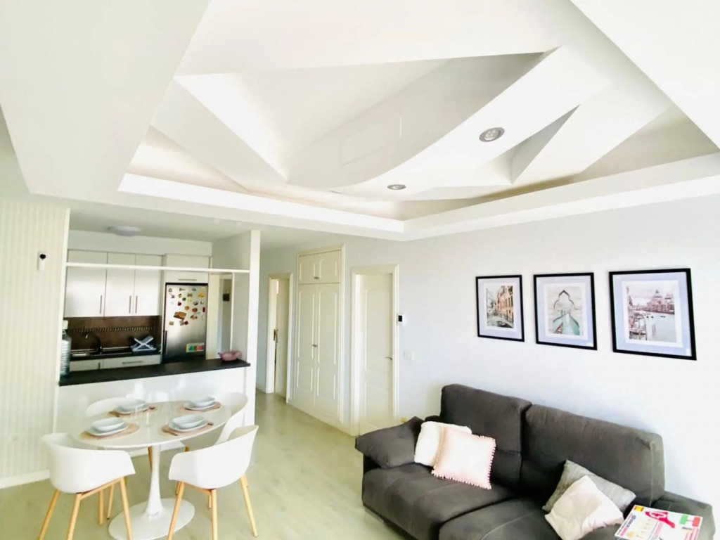 Enjoy Sunsets at Fully Equipped 2BR Oceanside View