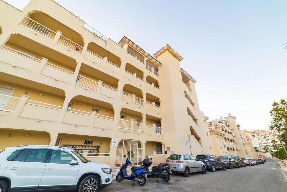Apartment With 2 Bedrooms in Benalmádena, With Wonderful Mountain View