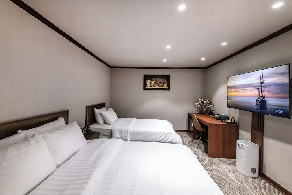 New Cheonji Hotel