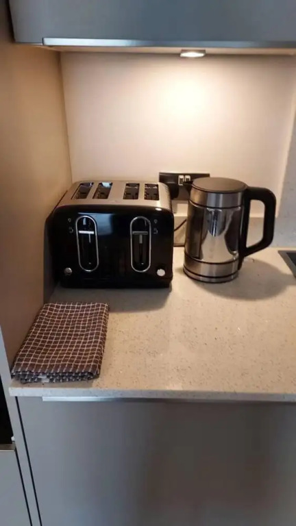 Modern 2 bed Apartment, City Centre, Wifi