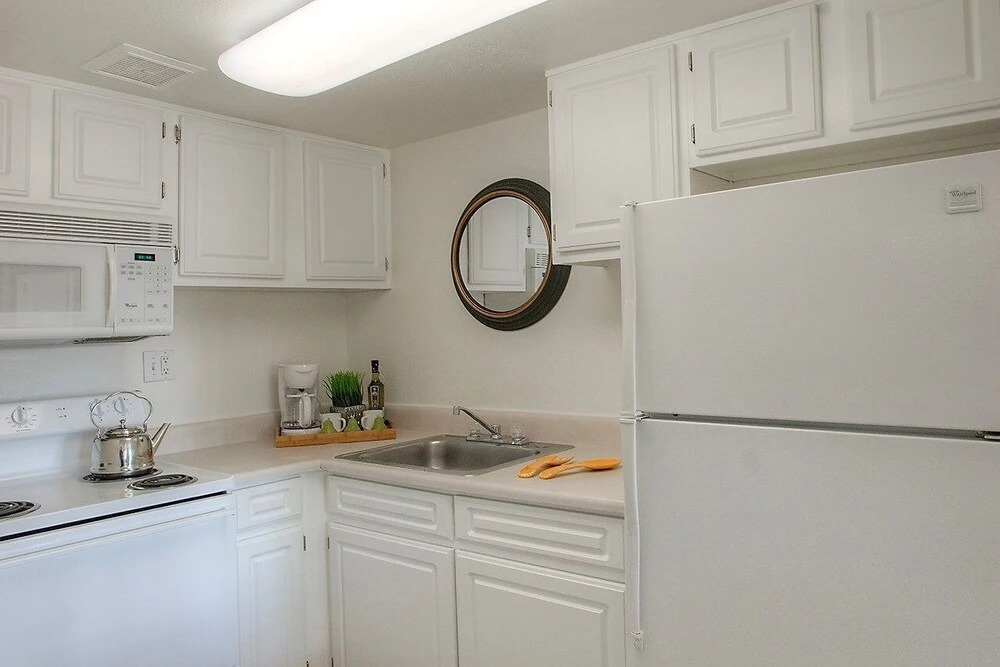 235 Fully Furnished 1BR Suite-Outdoor Pool! by RedAwning