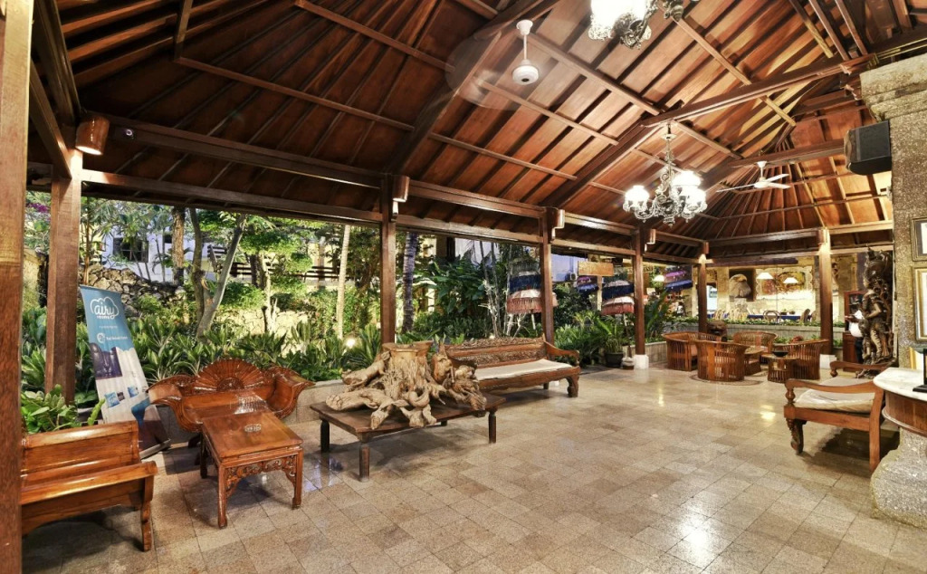 Sari Bunga Hotel - Legian, walking distance to Legian Beach