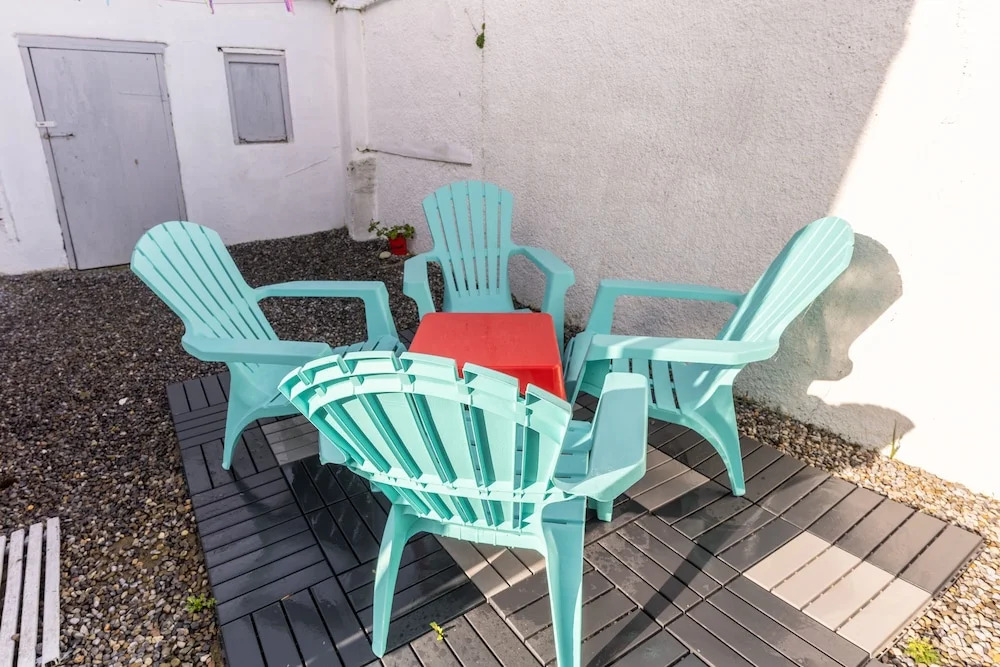 3 Bed Quaint House Town Center