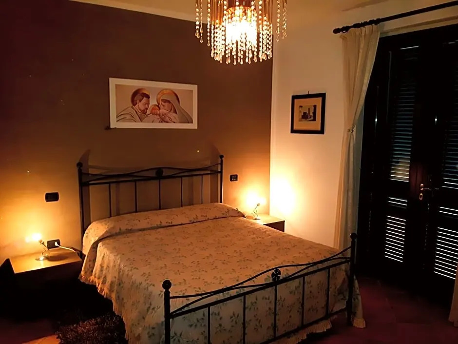 Elisa House