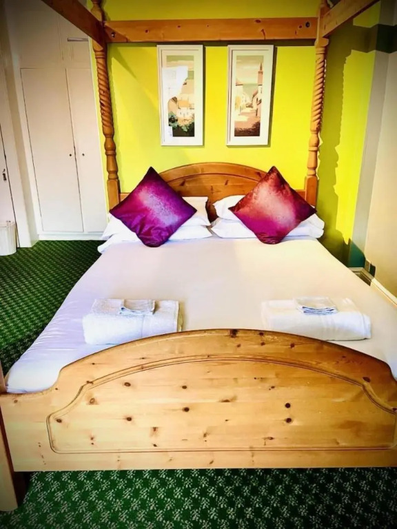 Fleur De Lis Hotel