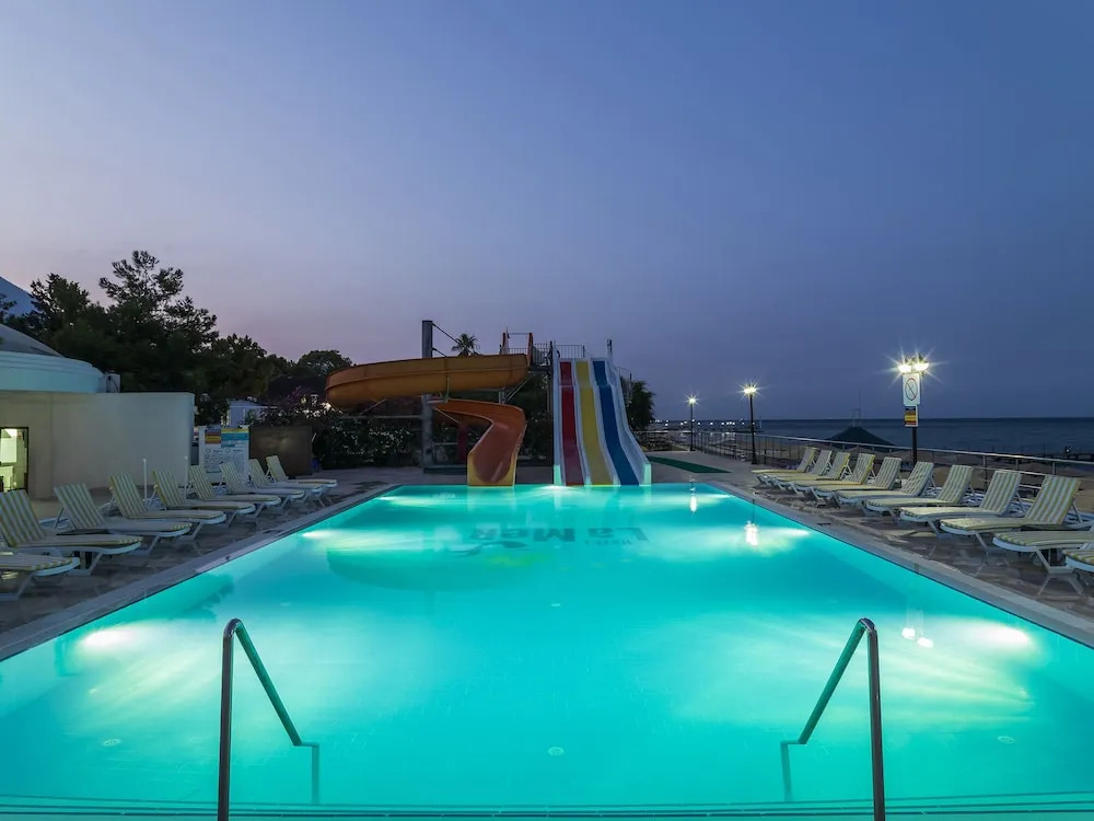 Perre La Mer Hotel Resort & Spa