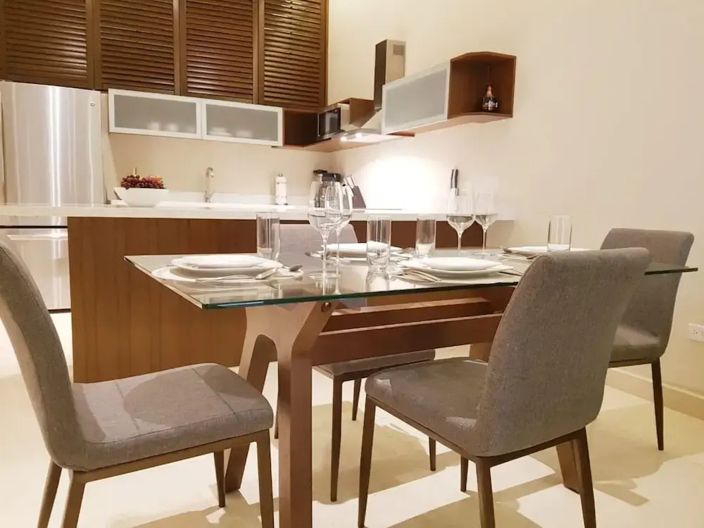 Brand New 1 BR Condo with jungle view by Happy Address