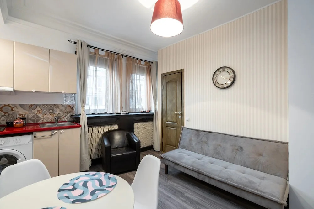GOLDEN LEAF - Stunning Central 1BR Apt