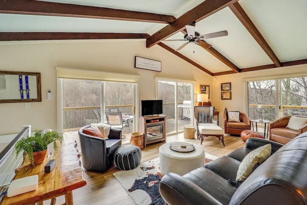 Hike, Ski & Soak: Beech Mtn Home w/ Views, Hot Tub