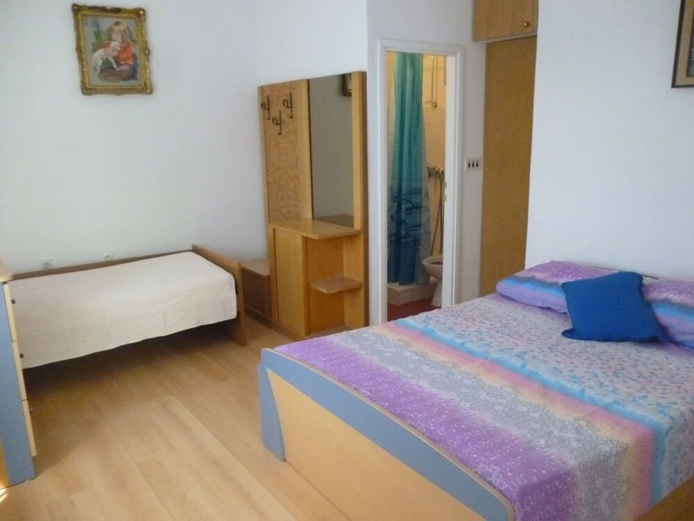 Apartment Tinka-with Beautiful Garden Area