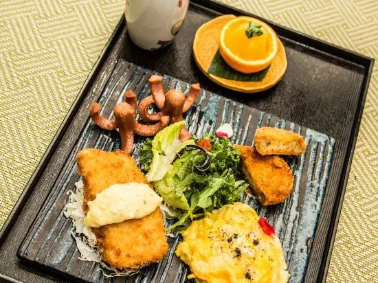 Shanghai Jingxin Guiwo Hotel (Luodian Ancient Town Baoshan Temple Branch)