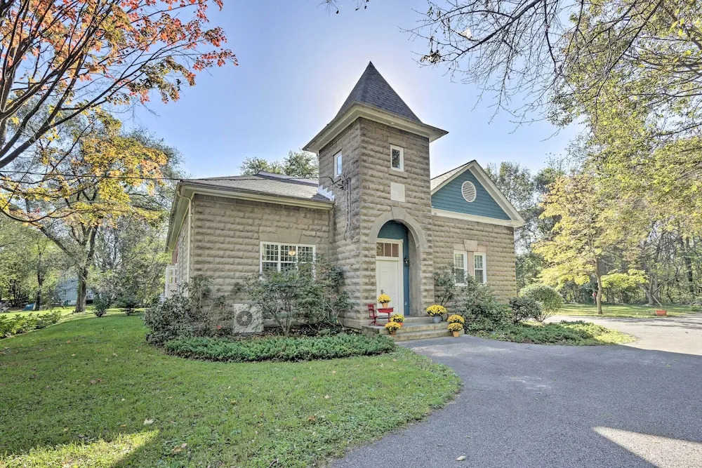 Renovated WV Schoolhouse: History Buffs Heaven!