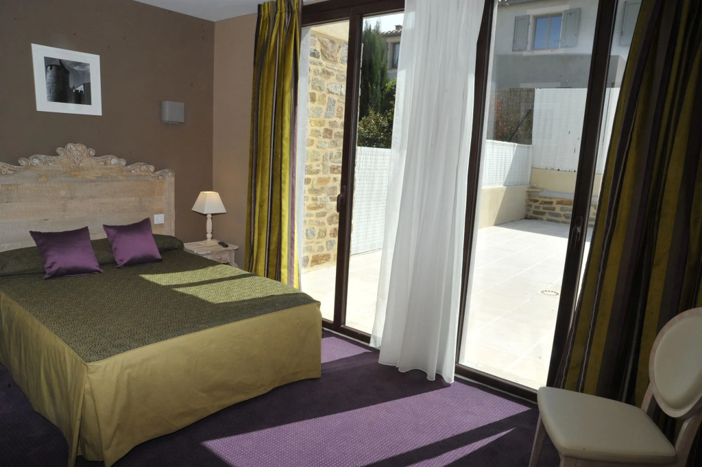 Hôtel lAragon à 50m de la cité de Carcassonne