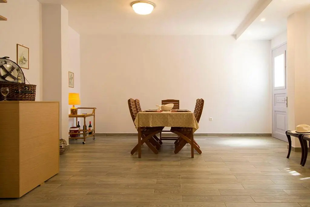 VILLA AELIA in Spetses - charm & convenience, 2min beach