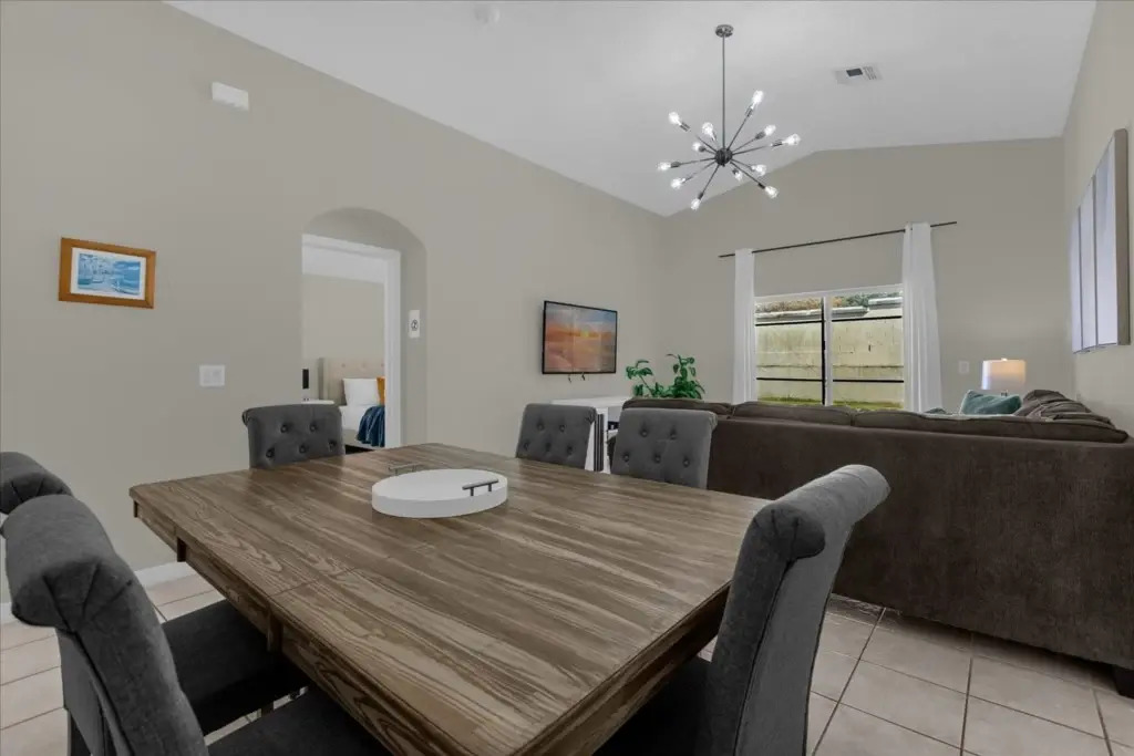 3 Bedrooms 2 Bathrooms Indian Creek 2559 Bc