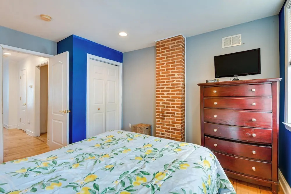 Quirky Baltimore Townhome ~ 2 Mi to Inner Harbor