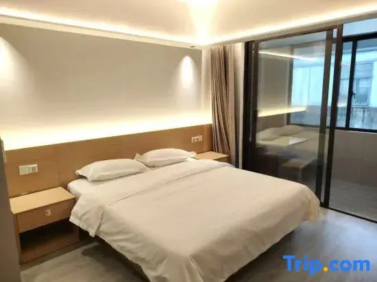 Haikou Zhouren Apartment (Wanda Plaza Convention and Exhibition Center)