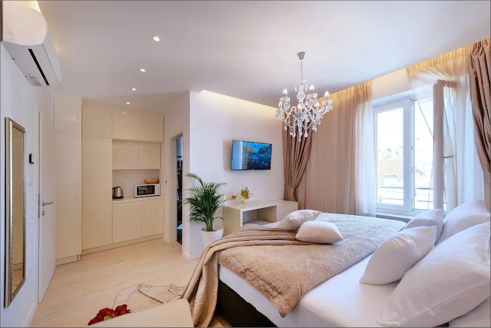 Via Porto Rooms