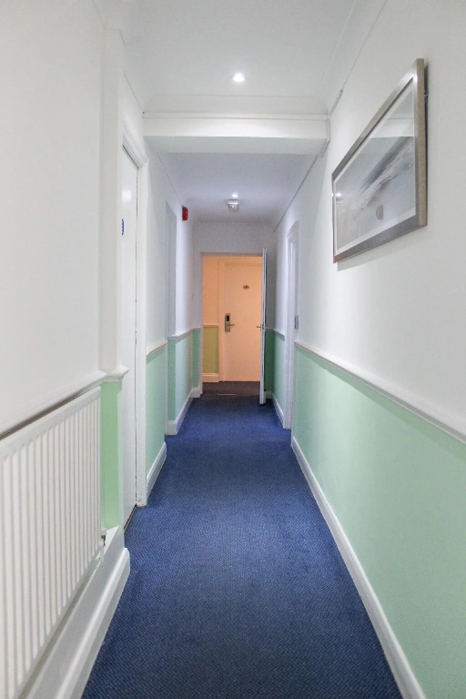 Heathrow Lodge