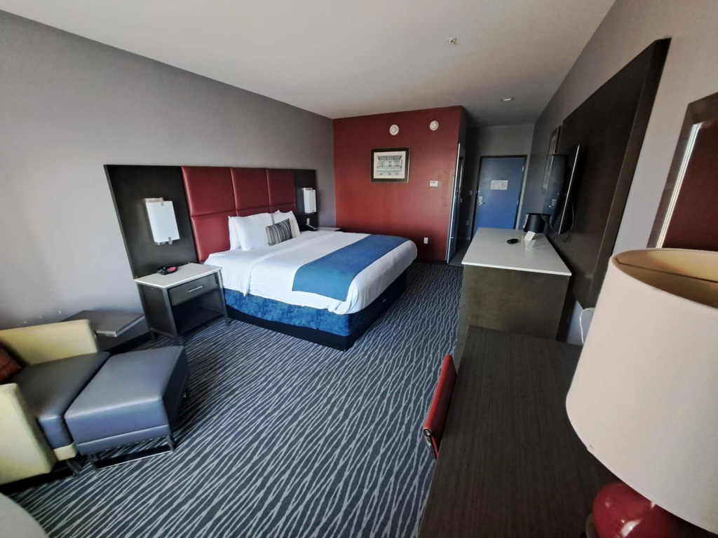 Del-Mar Airport Inn & Suites